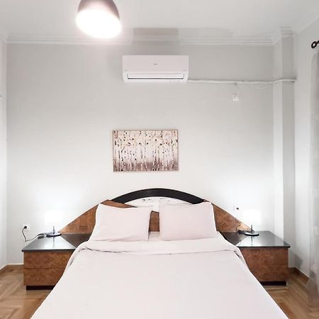 Cozy Cityscape Apartment In Athena Bagian luar foto
