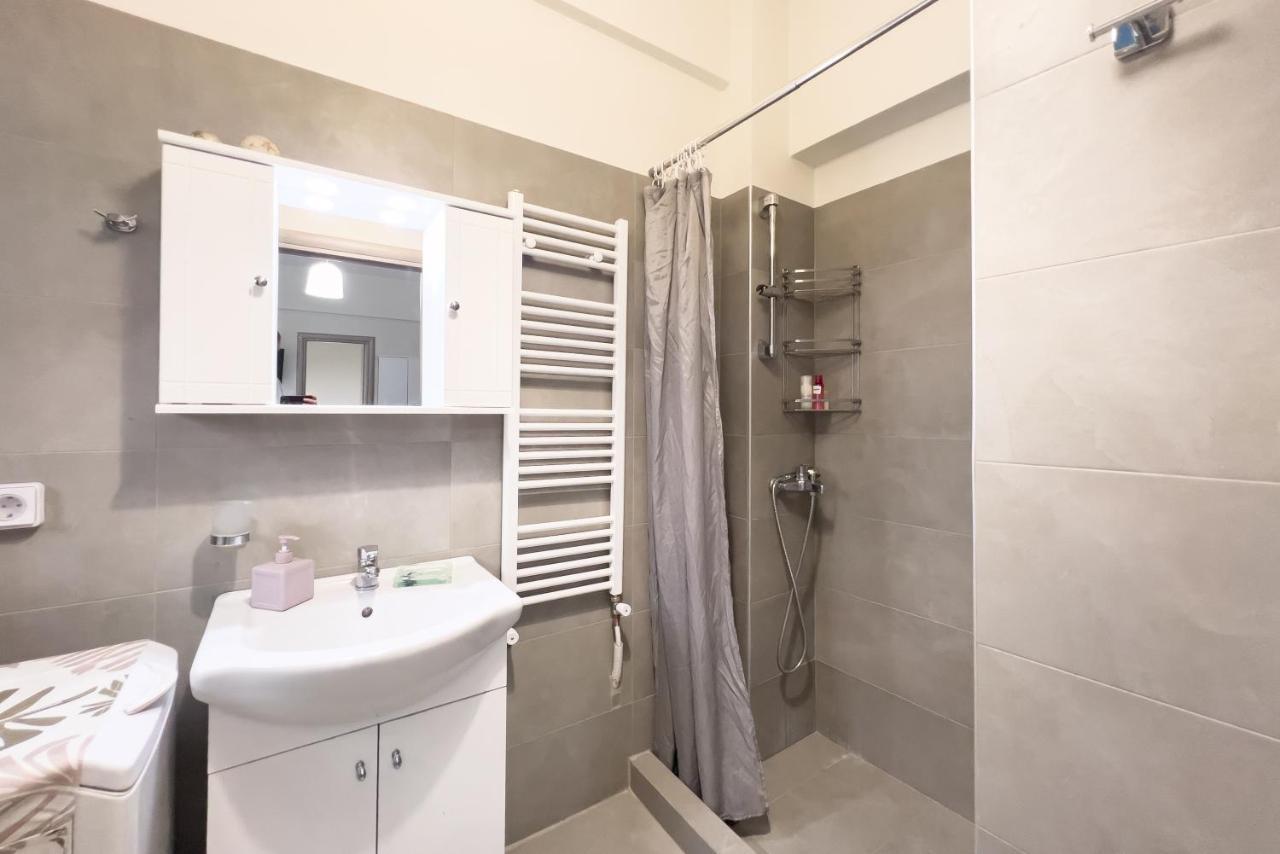 Cozy Cityscape Apartment In Athena Bagian luar foto