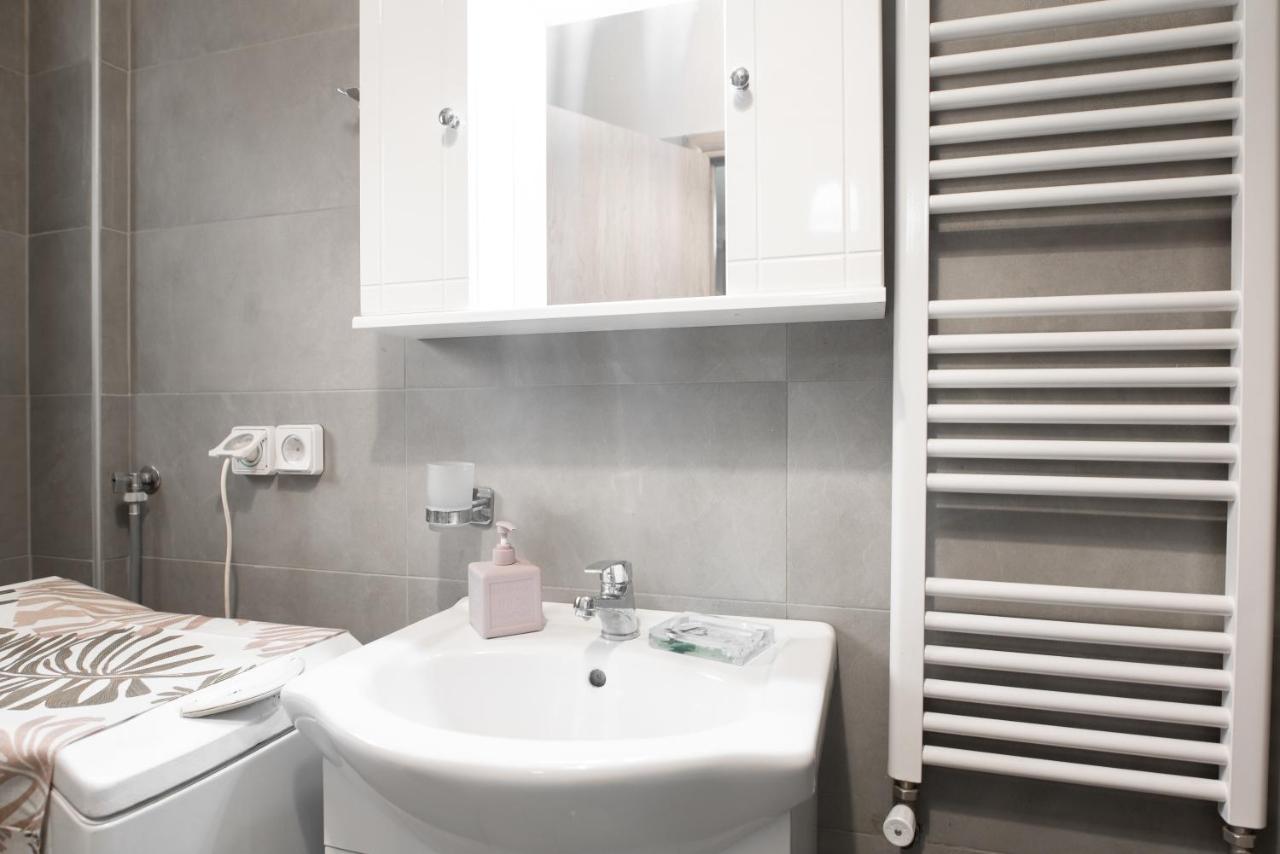 Cozy Cityscape Apartment In Athena Bagian luar foto